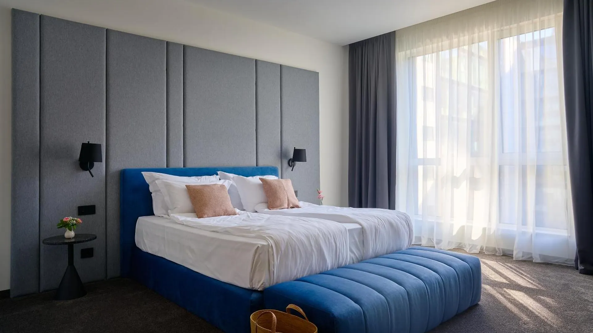 Adella Boutique Hotel - Free Secured Parking Sofia Aparthotel