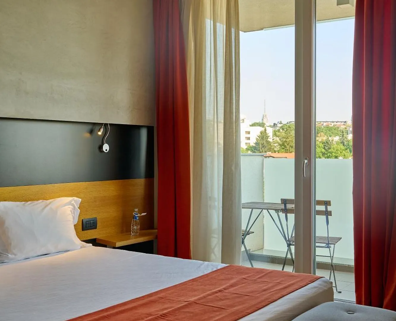 Adella Boutique Hotel - Free Secured Parking Sofya 4*,