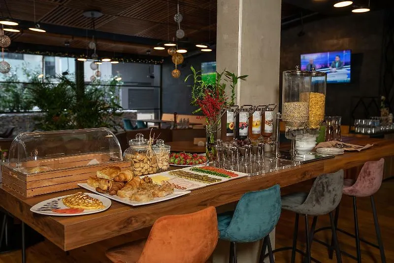 Adella Boutique Hotel - Free Secured Parking 索菲亞 公寓式酒店